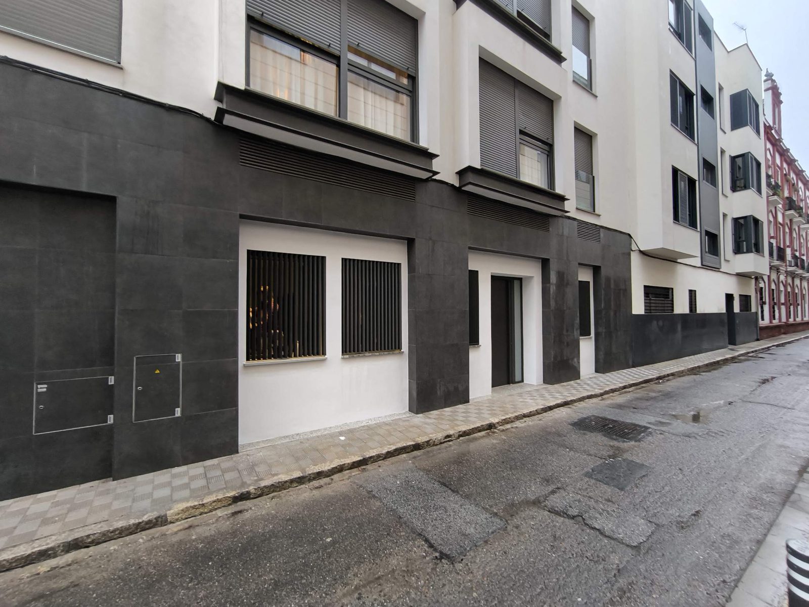 Pedro Tafur 1 (Sevilla), fachada, vista en escorzo