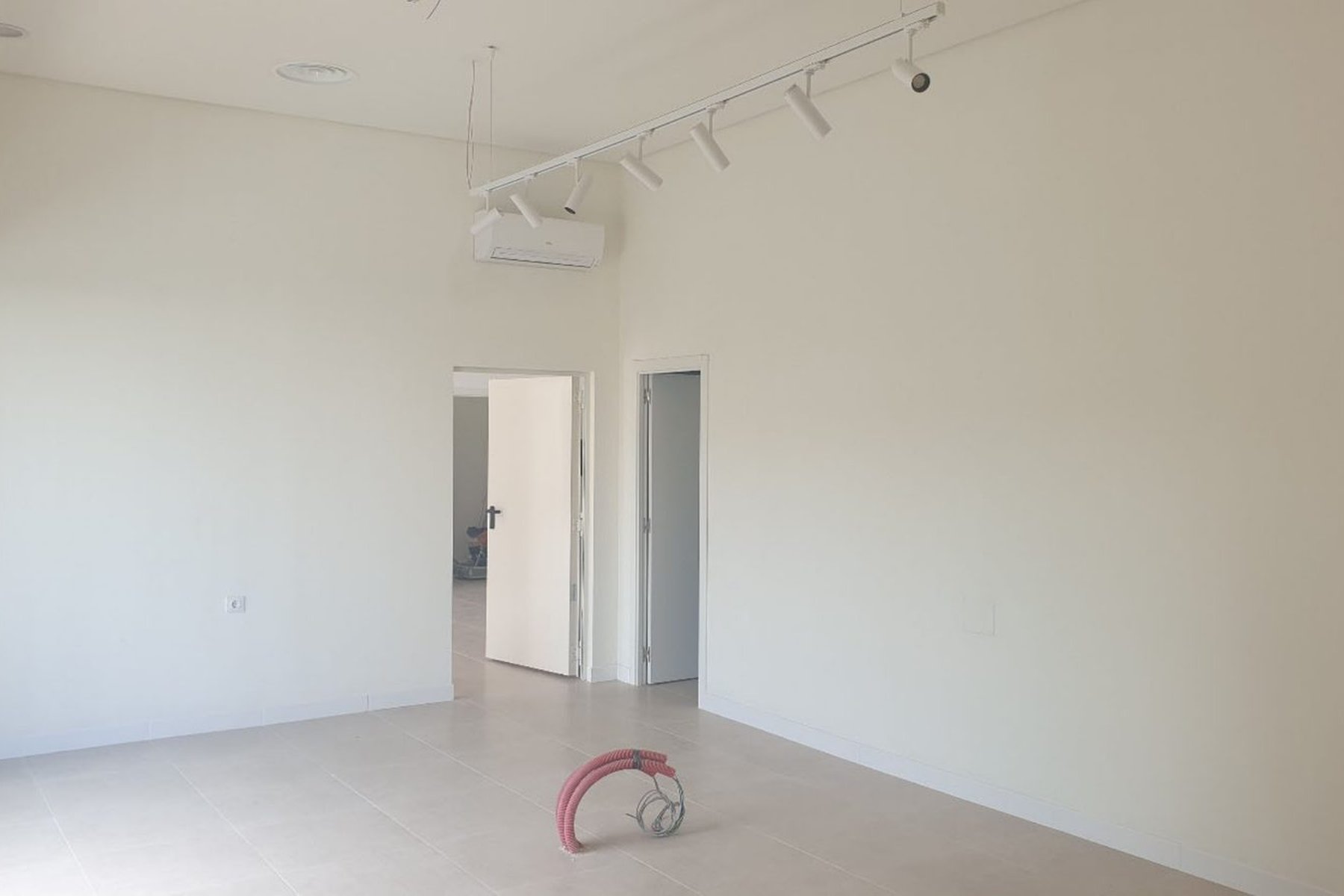 ADECUACIÓN DE LOCAL COMERCIAL · Pepe Palanca 64, Marchena (Sevilla) — recibidor y atención al público