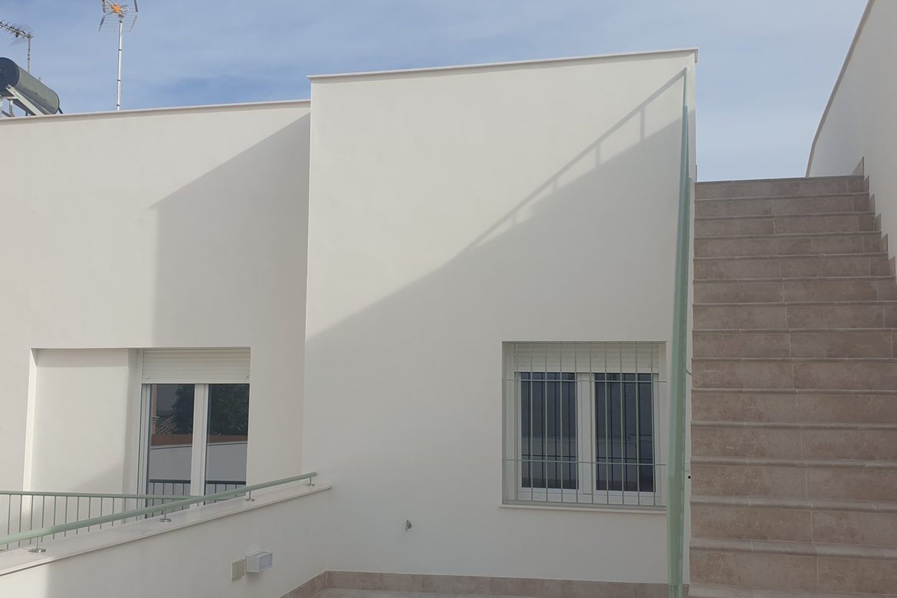 VIVIENDA UNIFAMILIAR ENTREMEDIANERAS · Huerta Gavira 8, Marchena (Sevilla) — terraza de planta primera